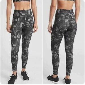 Athleta Rainier Printed Tight, Sz LP, EUC